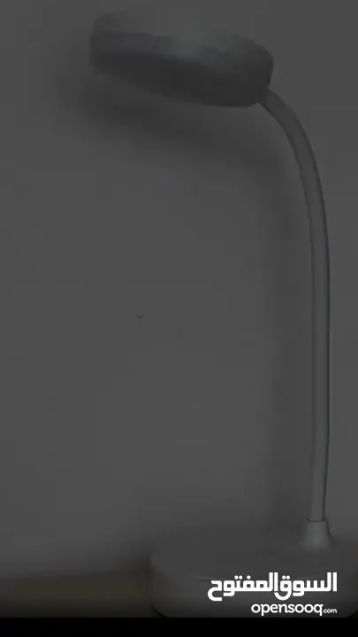 تيبل لمب لمبة مكتب LED مرنة - 3 مستويات إضاءة، USB، صديقة للعين (أبيض أنيق)  lamp table
