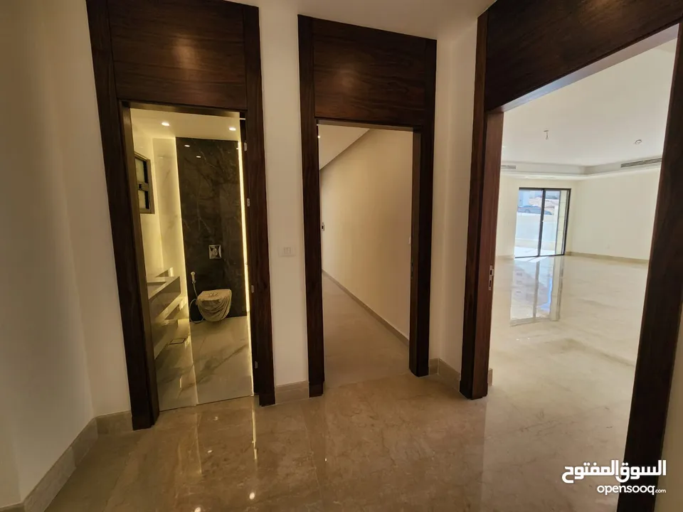 شقة طابقية فاخرة للبيع في عبدون ref : 14386