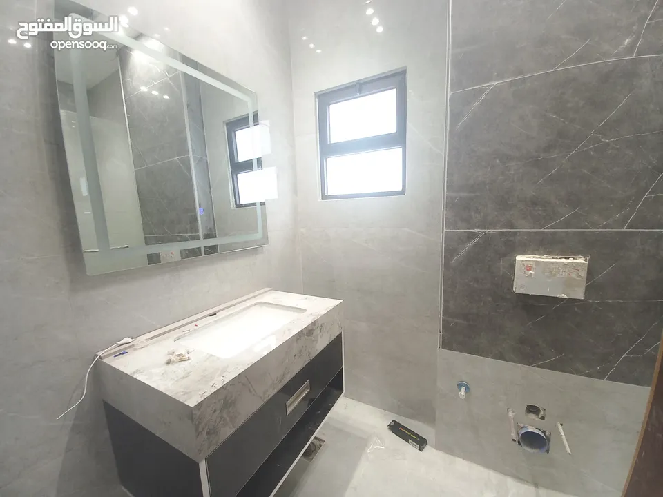 Apartment For Sale In Um Al Summaq ( Property 42774 )-174782811