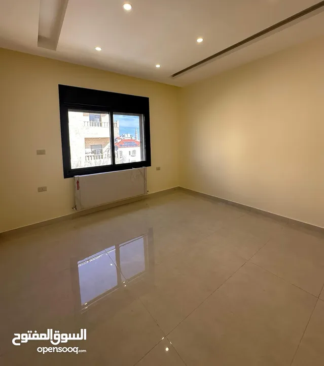 تشطيب فندقي مع تدفئة راكبة قرب امن ضاحية الرشيد