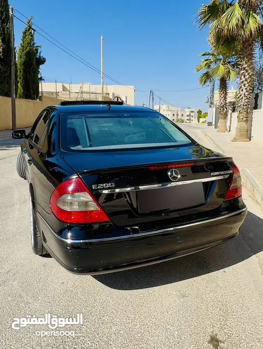 مرسيدسE200
