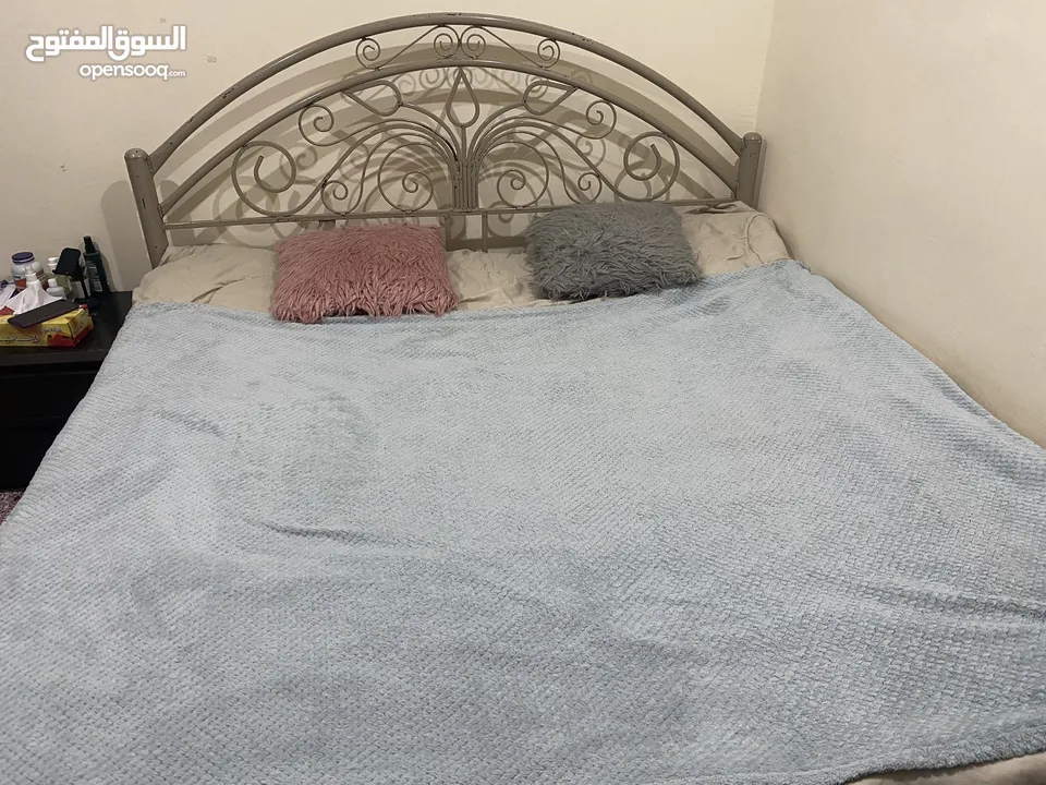 King size bed is available now. Good condition. Only pick up from Salmiya.  only whatsapp