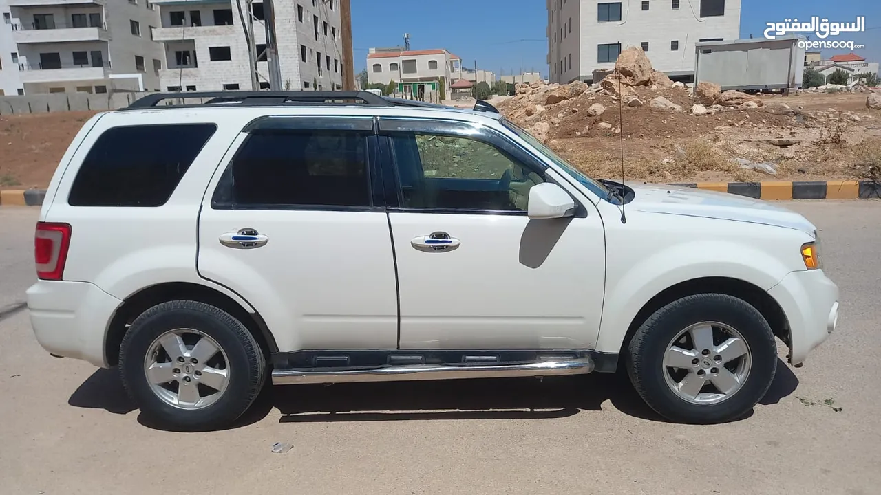 فورد اسكايب فل بفتحه فحص 3 جيد لون ابيض لؤلؤي بسعر مغري قابل للبدل