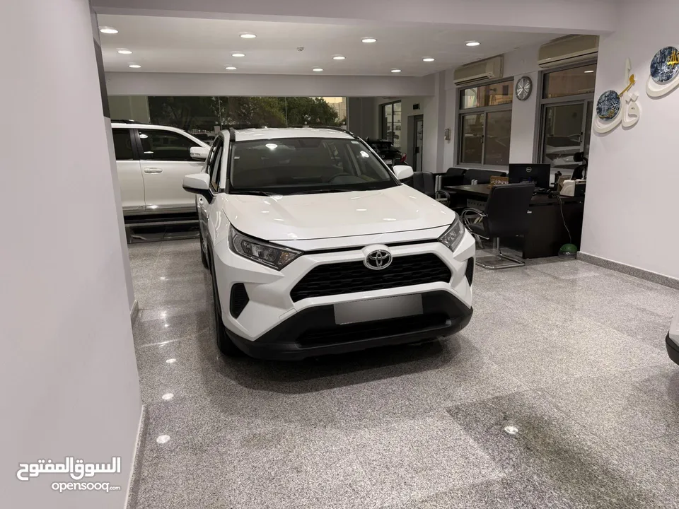 للبيع تويوتا راف فور موديل 2021