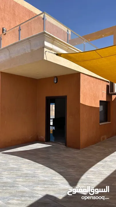 مزرعة وشاليه فيلا طلة الجبل في بيرين للايجار اليومي والاسبوعي والشهري اطلالة ولا بالخيال نتشرف فيكم