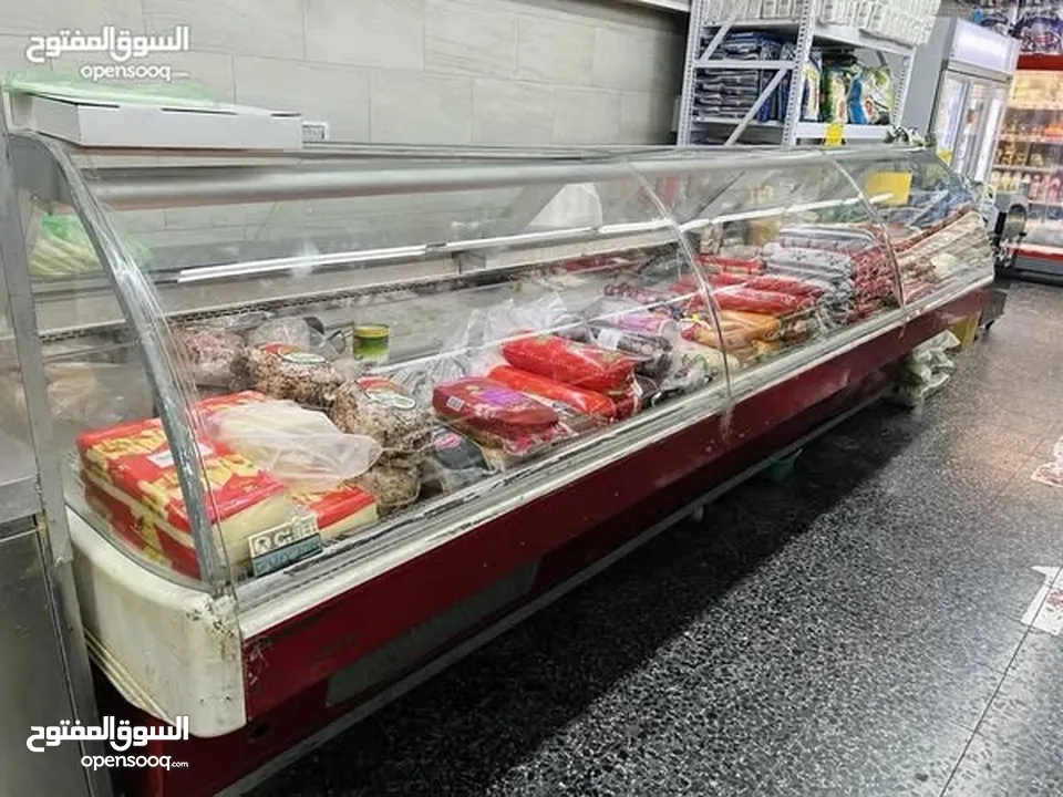 ثلاجة عرض بحالة ممتازة