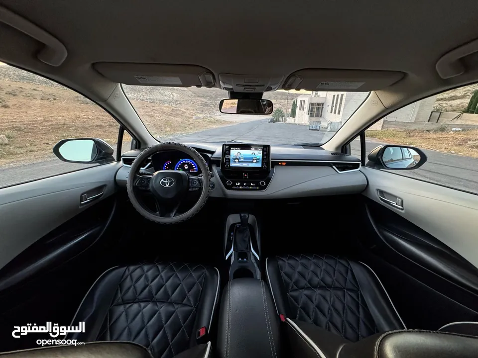 تويوتا كرولا هايبرد 2020 بحاله ممتازه ب 12800