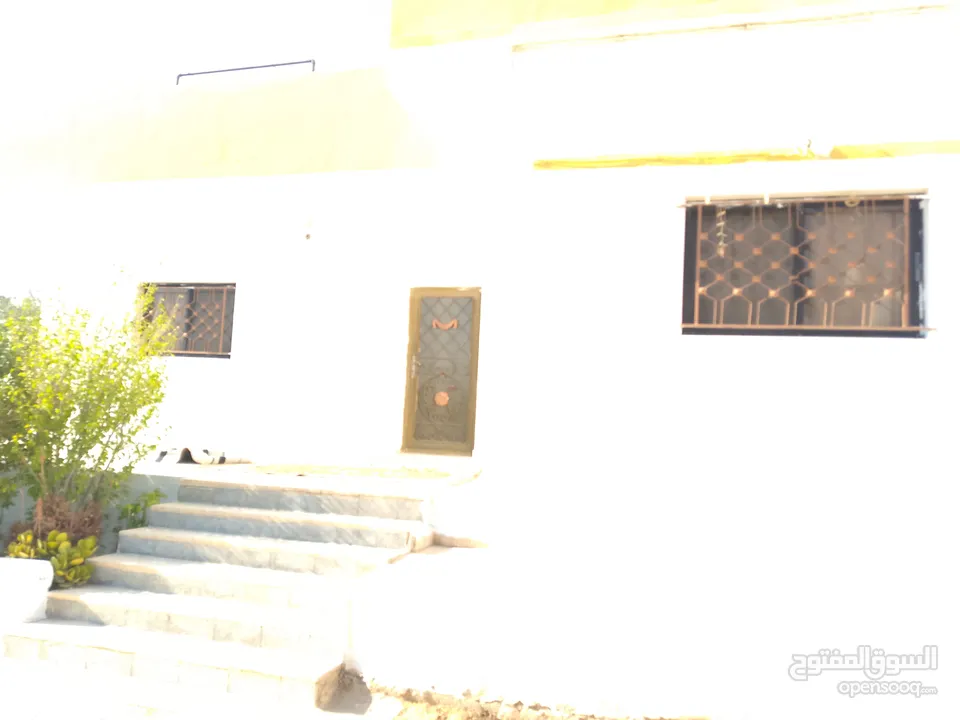 بيت للبيع منشيه بني حسن الحي الشرقي على البيت دلم ارض