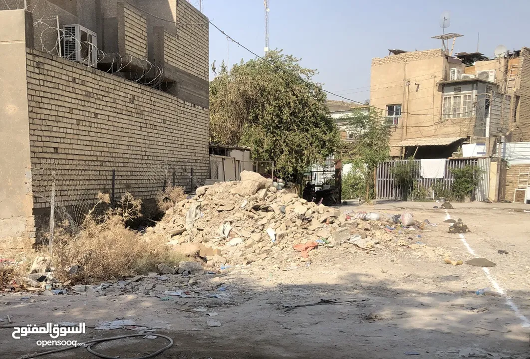 قطعة ارض زراعية لموظفي وزارة النقل / سند 25 مشترك  المساحة 200 م  خلف دائرة صحة بغداد والجوازات