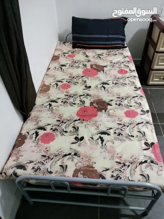 Folding Steel New Bed with Mattress