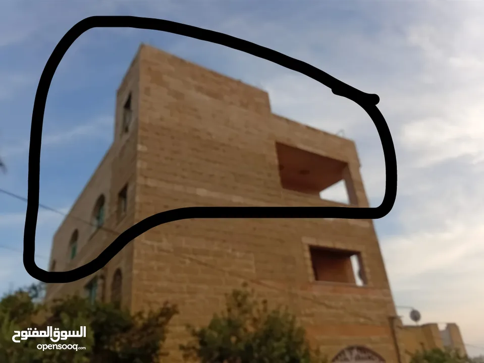 شقتين للبيع ارضية وطابق ثالث وبلكونه سوبر لوكس