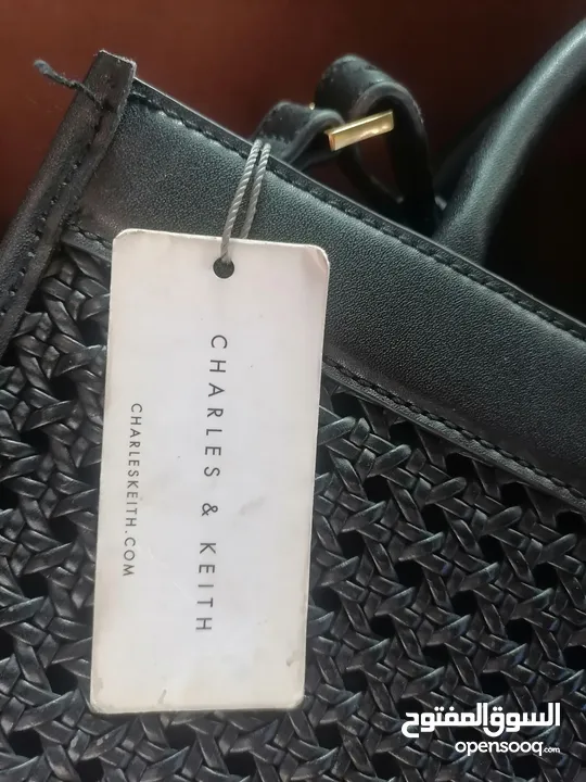 حقيبة يد نوع charles and keith