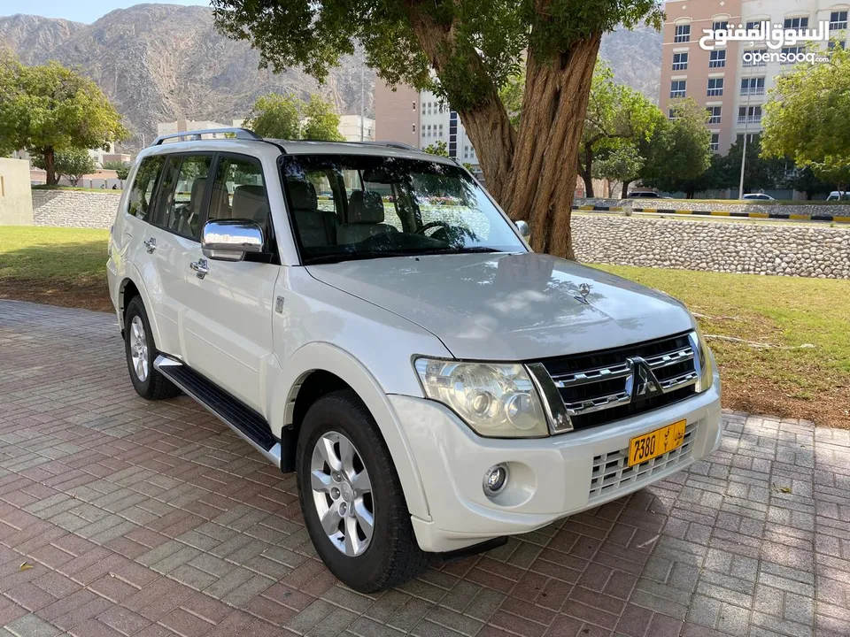 Mitsubishi Pajero GLS 2012 Oman vehicle For sale