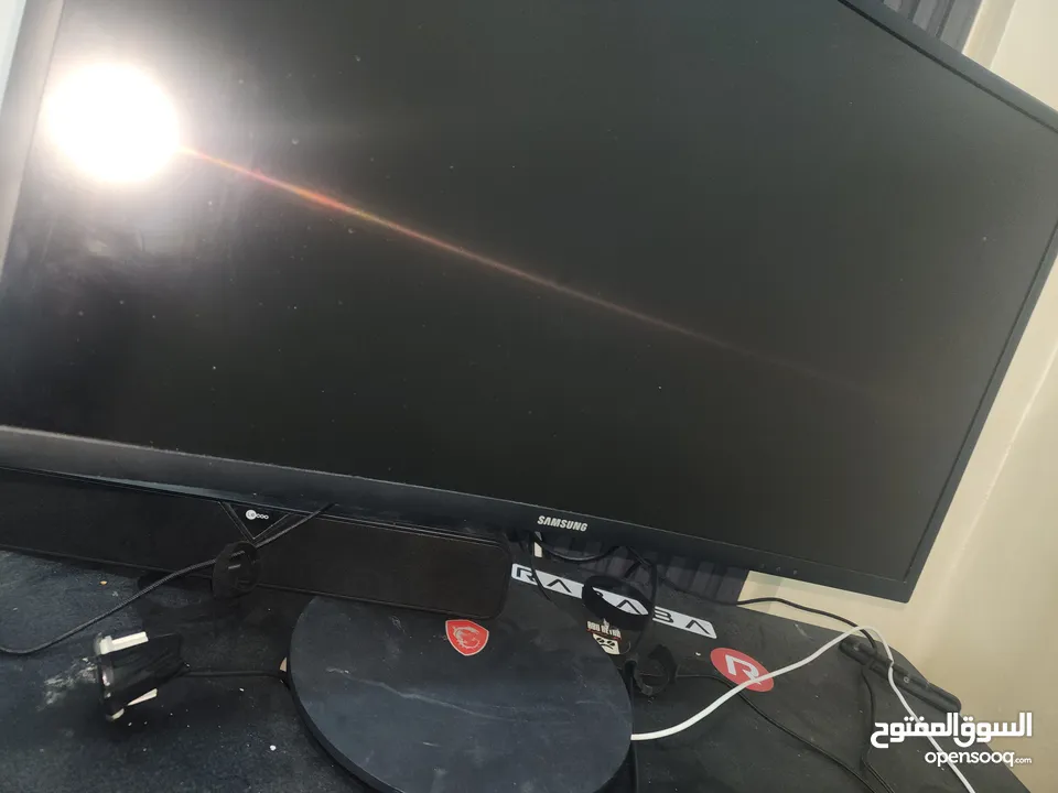 اcurved 1nm 144 hz samsungشاشة  الشاشة وكالة لا يوجد بها ولا اي خدش