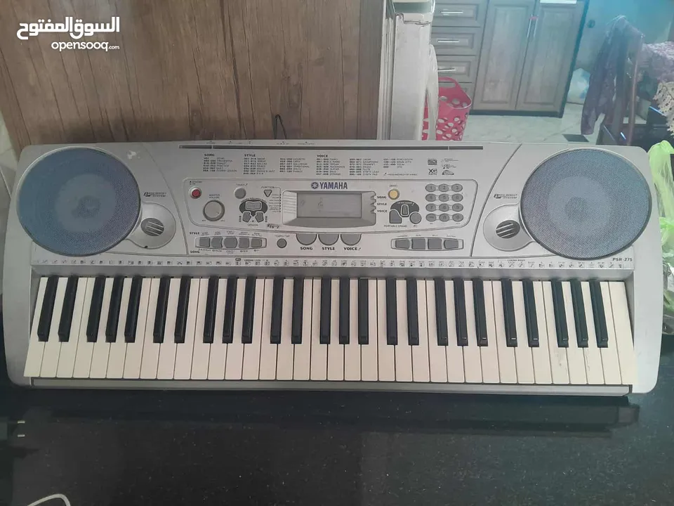 بيانو ياماها PSR-273 أصلي بحالة ممتازة في فلسطين بسعر مناسب قابل للنقاش