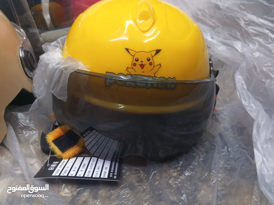 خوذ للبيع بسعر مغري 15 دينار و 10 دنانير