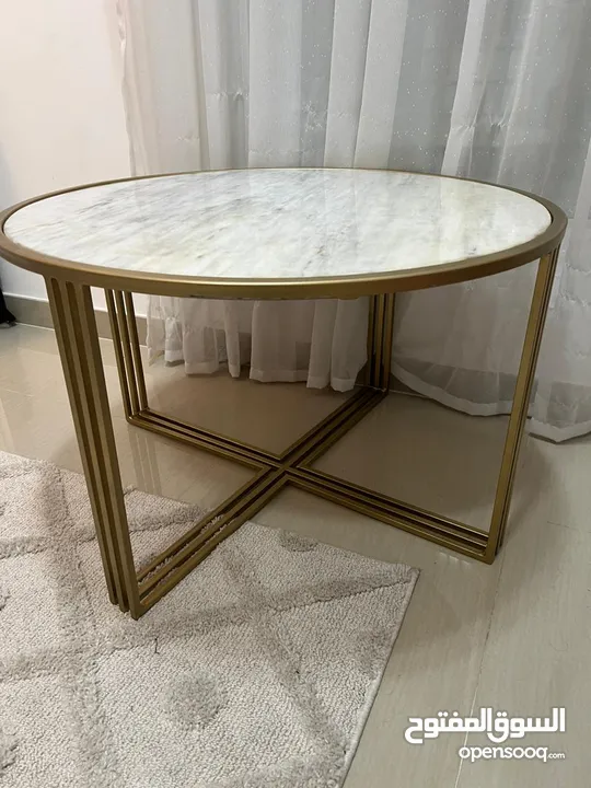 Large coffee table with top marble and metal leg