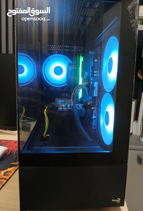 PC Gaming مستعمل بعض القطع جديدة