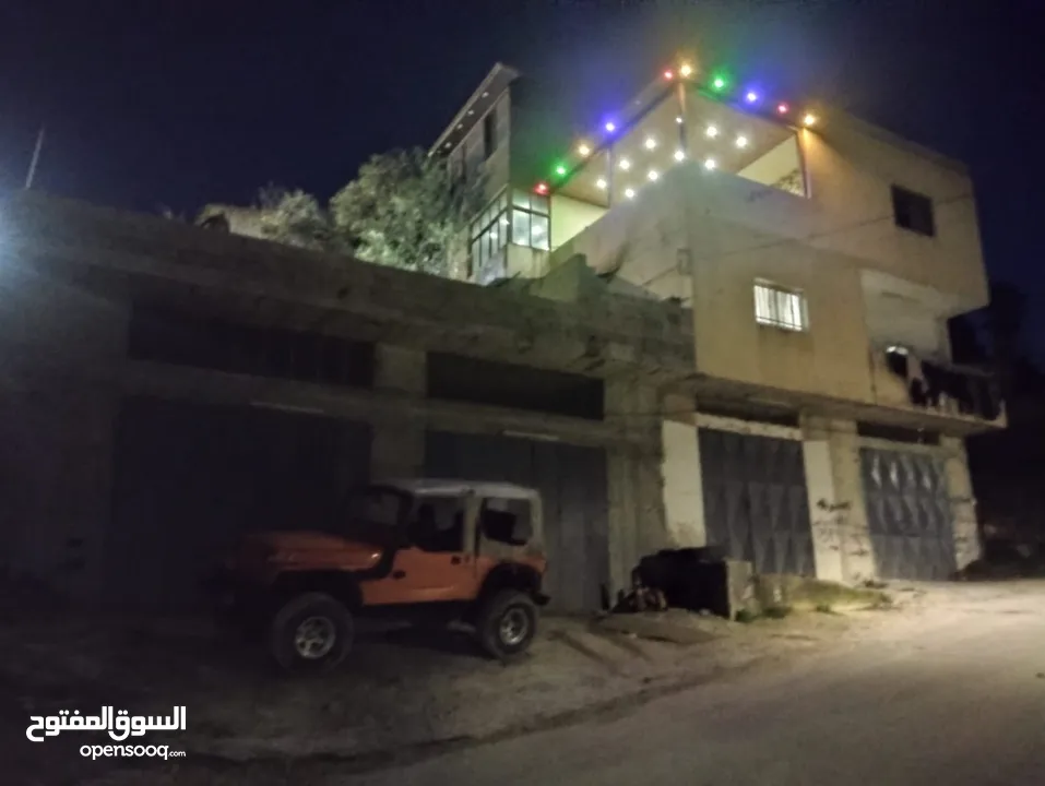 يتوفر لدينا بيت مشطب وسطح وقطعة ارض للبيع