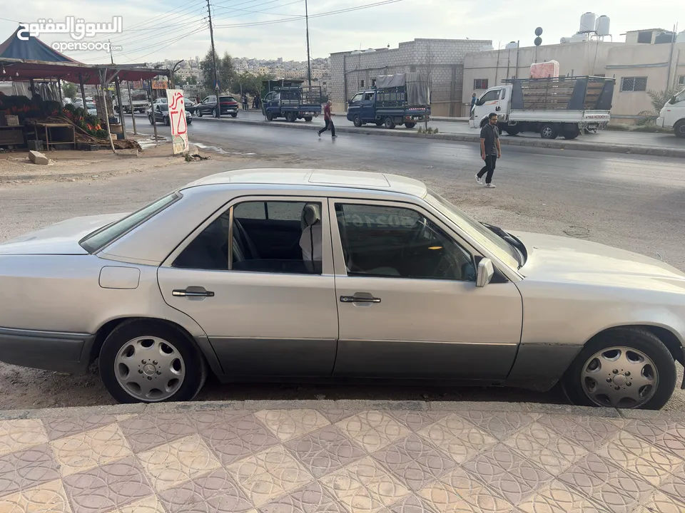 مرسيدس بطه E200 W124 موديل 1985 محوله 1995 للبيع