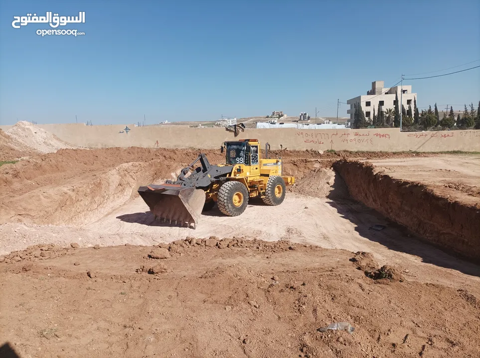 تاجير معدات الإنشائية جرافات كبيره وصغيره تاجير حفار جنزير تاجير حفار GCB جي سي بي تاجير قلابات