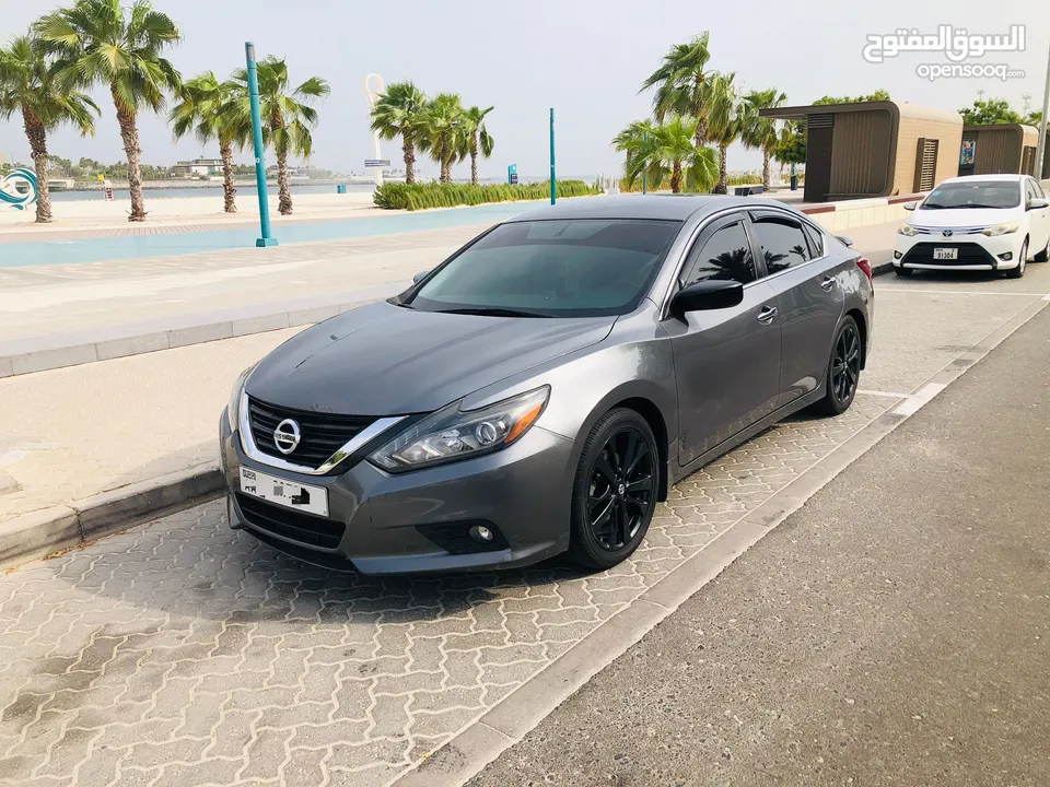 Nissan Altima SR midnight edition 2017