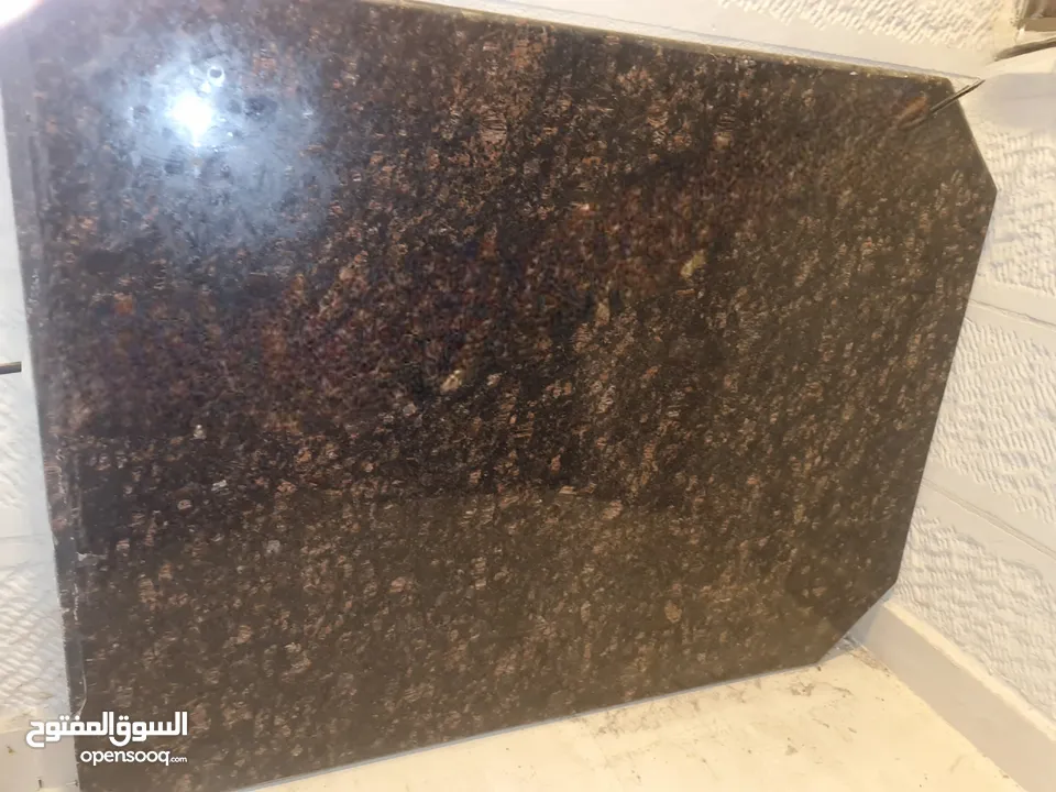 طاولة مطبخ رخام جرانيت أسود   طولها 115 وعرض 80