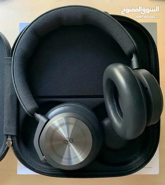 Bang&Olufsen Beoplay HX headphones