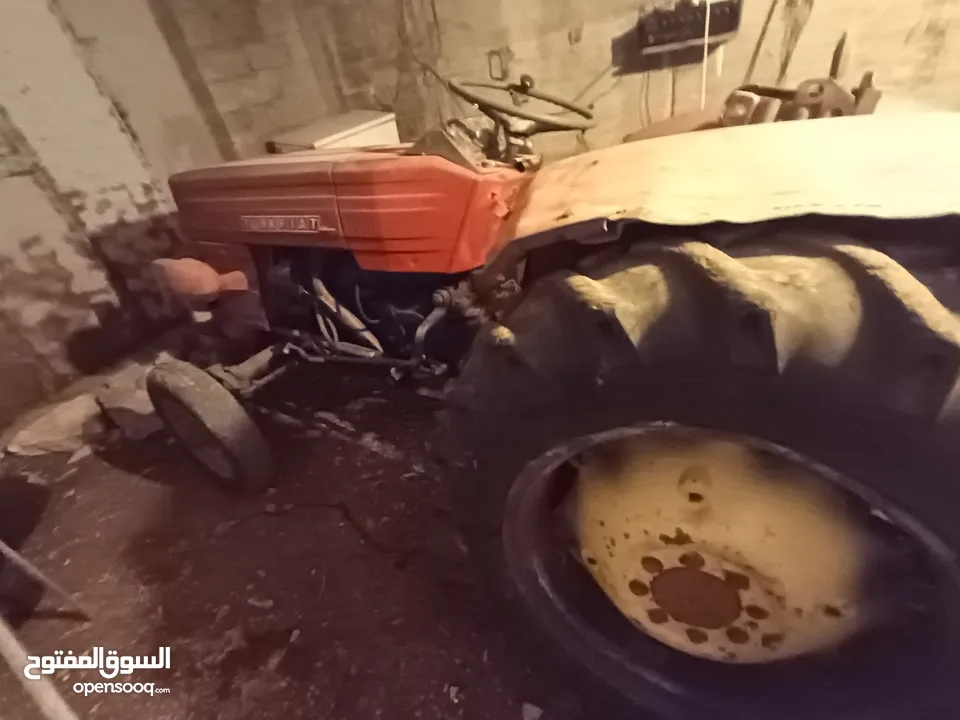 تركتر فيت 450 مع عودين حراث وتنك رش مع بربيش 200 متر وسلة محمولة(كف)