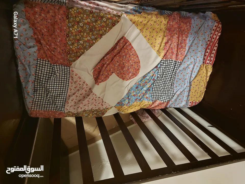 سرير نوم للاطفال والرضع