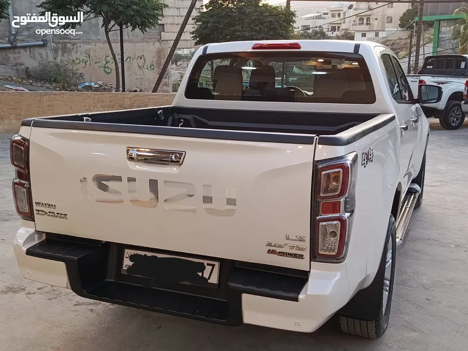 ايسوزو 2022 4*4 فحص كامل/ فل الفل /يمكن التمويل عن طريق المعرض مباشرة بدفعة أولى 12000