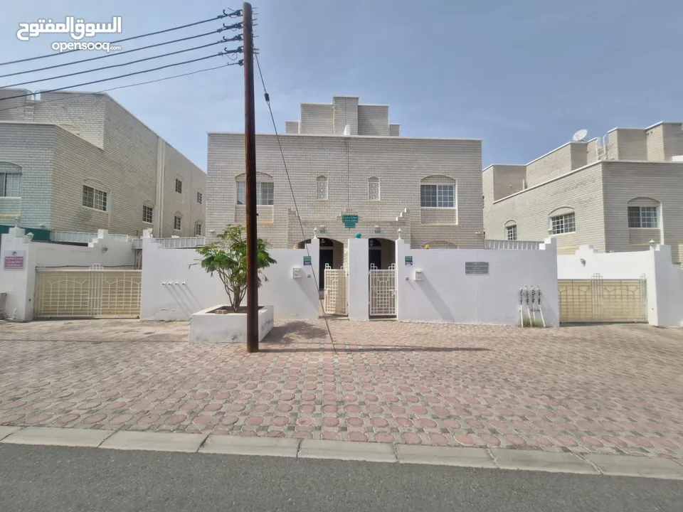 3 BR Excellent Villa for Rent – Qurum