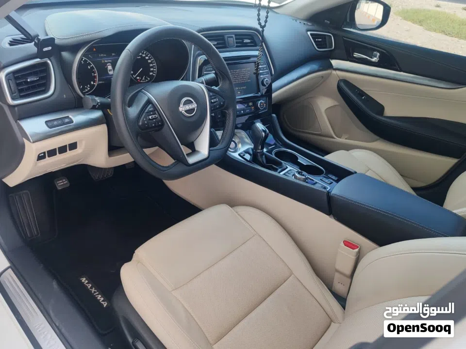 2023 Nissan Maxima last edition, 16000km still under service contract, anti rust & ceramic paint