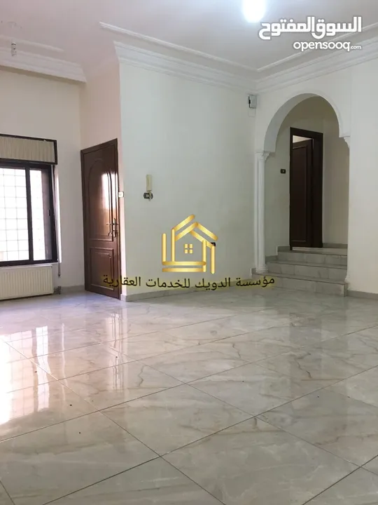 شقة فارغة - الجبيهة - 3نوم1ماستر - 350م - ارضية - حديقة - ترس - قرب الخدمات