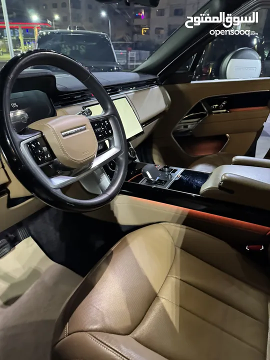 الصقر الأسود لتأجير السيارات يتوفر لدينا رنج روفر فوج 2023 Range Rover Vogue للإيجار ب أفضل الأسعار.