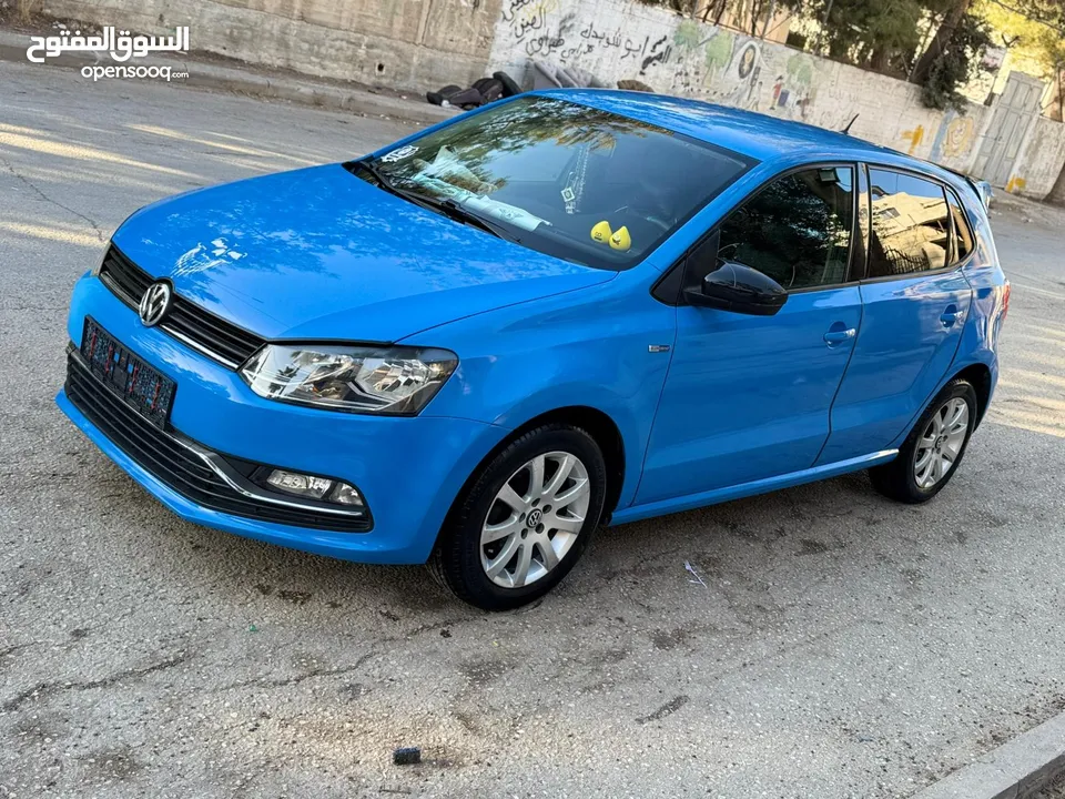 بولو 2015 باللون المميز للبيع Polo 2015