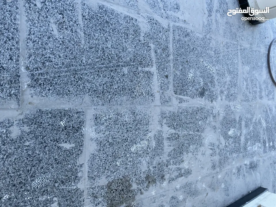 جلي بلاط ورخام وتنضيف سيراميك وجلي اسطح باطون