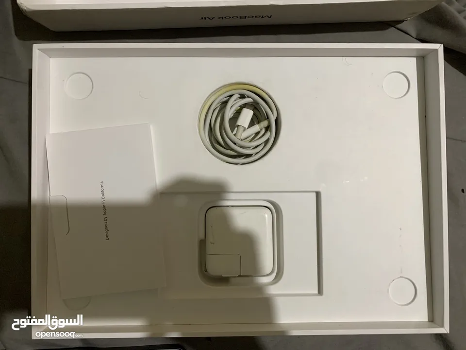 للبيع او للبدل  Macbook air 2020 core i3