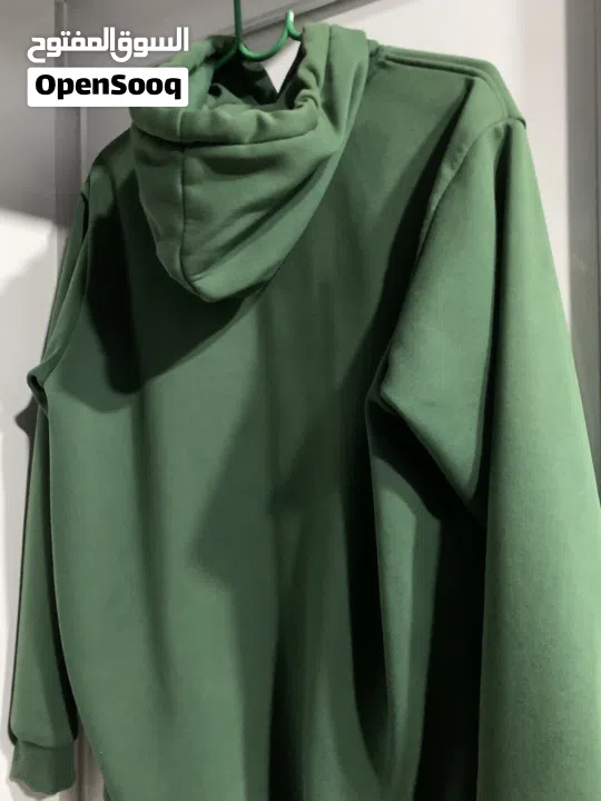 هودي Givenchy أخضر جديد – ما انلبس أبد