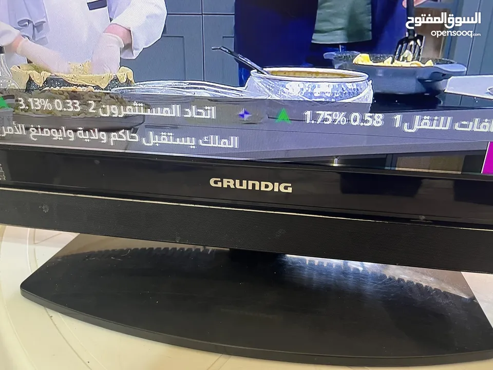 شاشة كمبيوتر وتلفزيون حجم 22 grundig ألماني