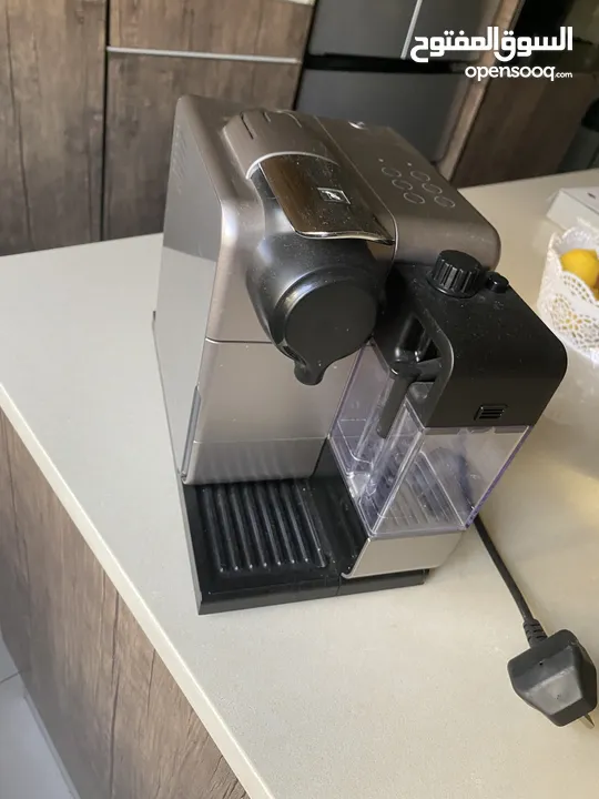 ماكينة تحضير القهوة De'Longhi EN560 Lattissima Touch Nespresso Coffee Machine