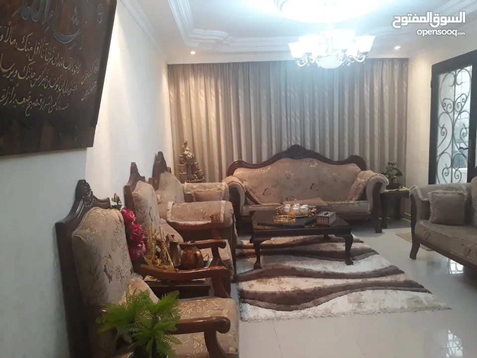 شقه للبيع اربد دوار العيادات