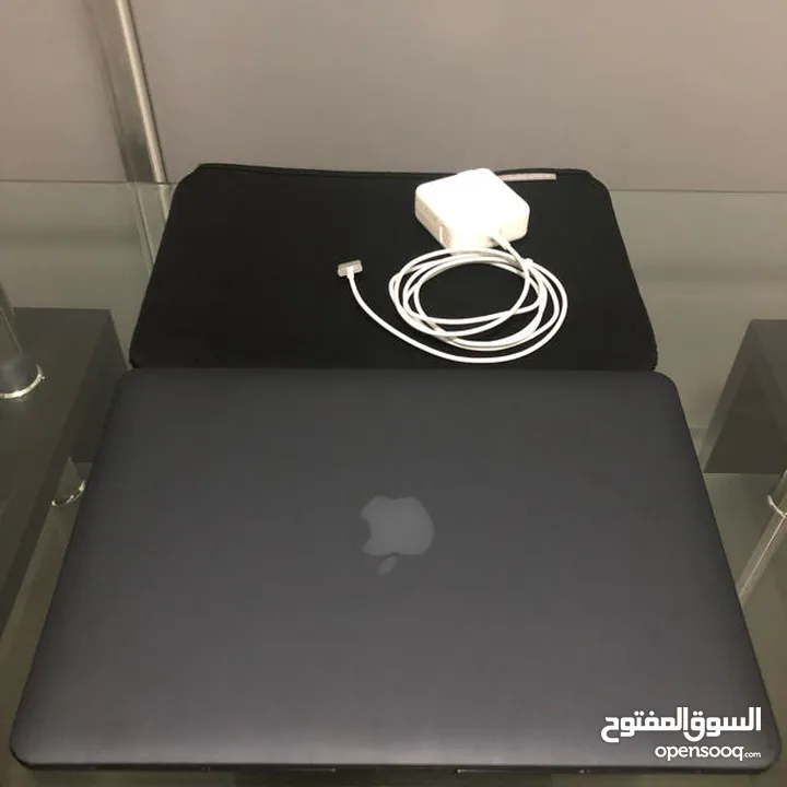 MacBook Air M2 13.6”  8GB / 256GB  جهاز Active فقط مع الكرتونة