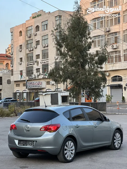 اوبل استرا 2013