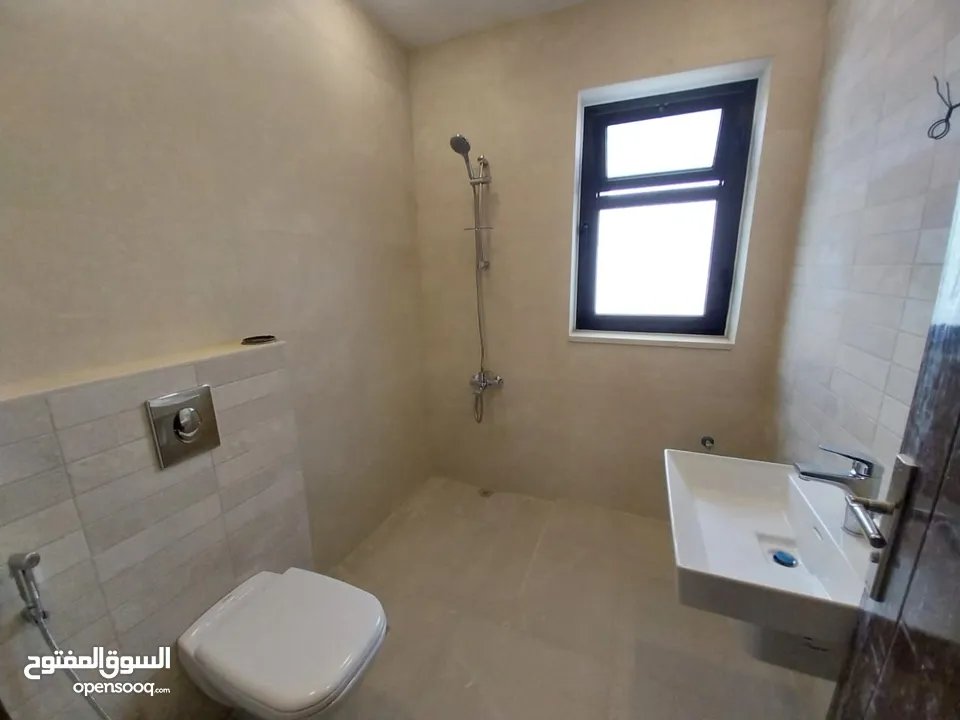 شقة غير مفروشة للإيجار ( Property 38690 ) سنوي فقط