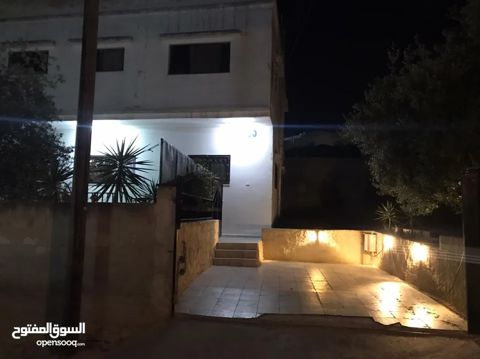عمارة من 3 شقق مساحة 320 م وارض فارغة ياجوز منطقة الرشيد حي جعفر قرب اخر موقف للباصات
