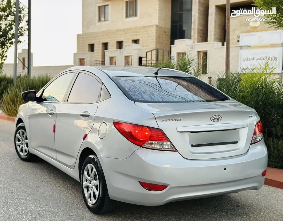 هونداي اكسنت 2015 . فل اوتوماتيك . يد ثانيه . اصل برايفيت كوري . ترخيص + تأمين . سياره بحال الشركه
