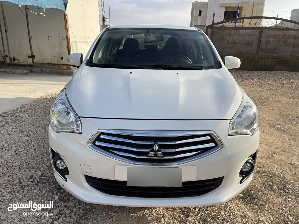 متسوبيشي اتراج 2015