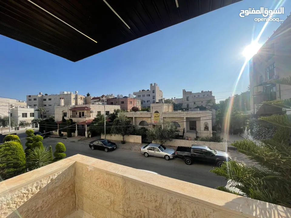 شقه فاخره للبيع بسعر حرق في الجندويل 200م طابق أول من المالك مباشره