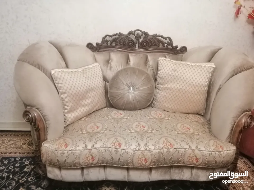 كنب مستعمل للبيع بحال الوكاله